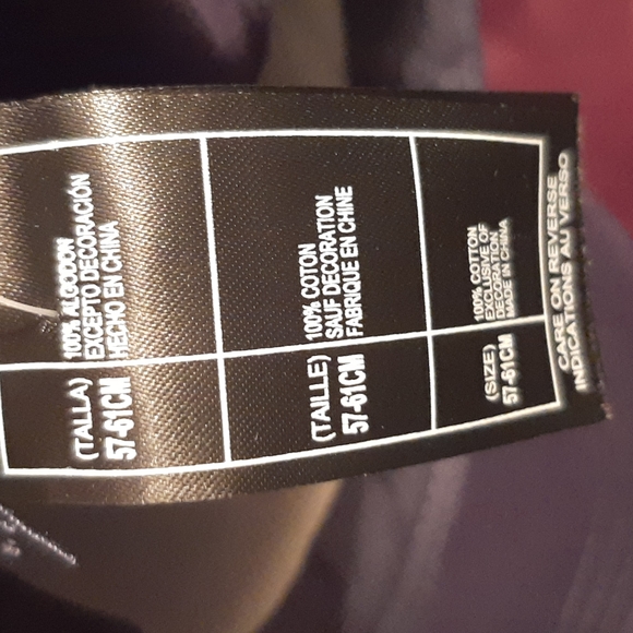 DISNEY'S STAR WARS GALAXY'S EDGE DROID DEPOT BASEBALL CAP - Picture 10 of 10